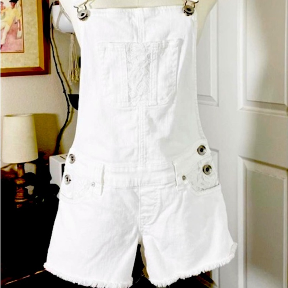 Guess White Jean Overall Shorts Distressed Hem Lace Details Size 26